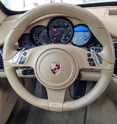 PORSCHE-PANAMERA-2011
