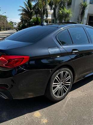 BMW-540i-2017