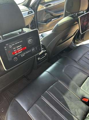 BMW-540i-2017
