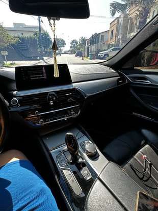 BMW-540i-2017