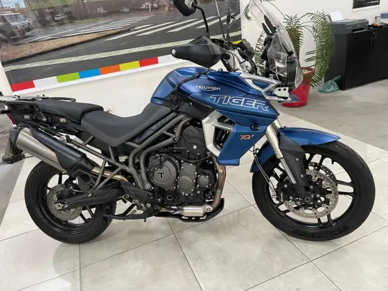 TRIUMPH TIGER 800 XRT TRIUMPH TIGER 800 XRT