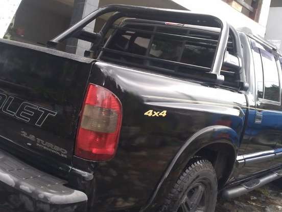 CHEVROLET-S10-2.8 EXECUTIVE 4X4 CD 12V TURBO INTERCOOLER DIESEL 4P MANUAL CHEVROLET-S10-2004