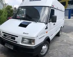 IVECO DAILY 49.12 FURGÃO CHASSI CURTO DIESEL MANUAL IVECO DAILY 49.12 FURGÃO CHASSI CURTO DIESEL MANUAL
