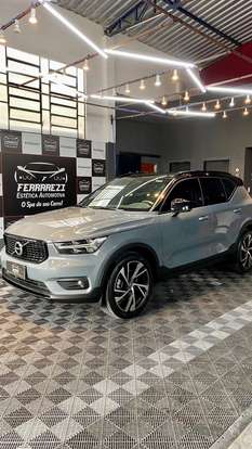 VOLVO-XC40-2019