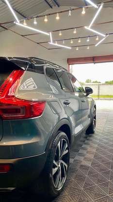 VOLVO-XC40-2019
