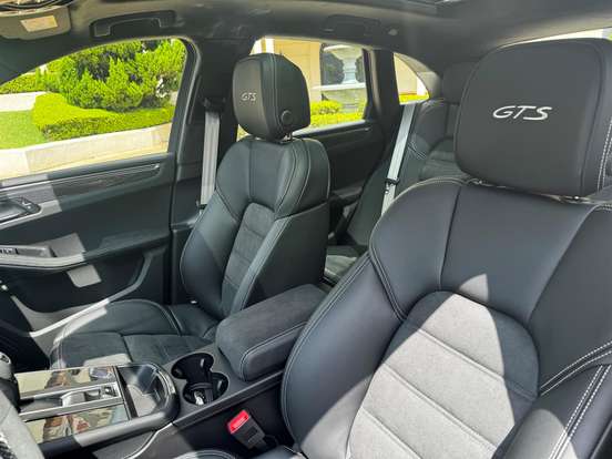 PORSCHE-MACAN-2023