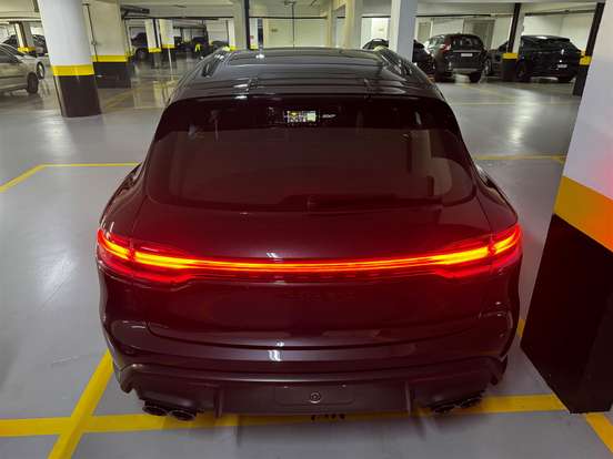 PORSCHE-MACAN-2023