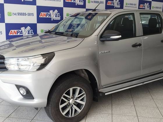 TOYOTA HILUX 2.8 STD 4X4 CD 16V DIESEL 4P MANUAL