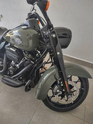 HARLEY-DAVIDSON ROAD KING SPECIAL 