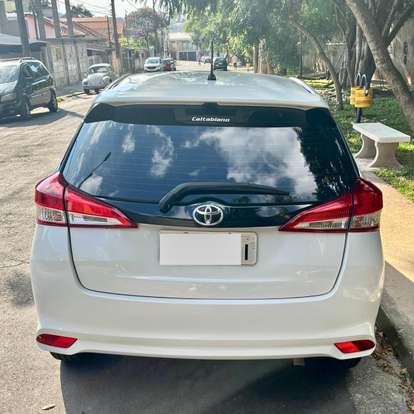 TOYOTA-YARIS-2019