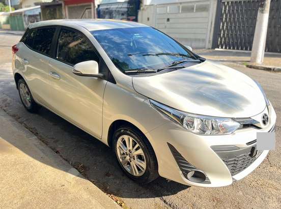TOYOTA-YARIS-2019
