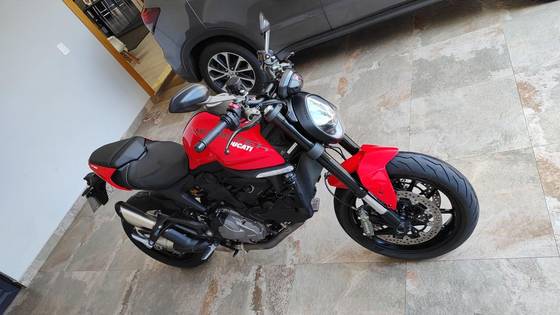 DUCATI MONSTER 937 