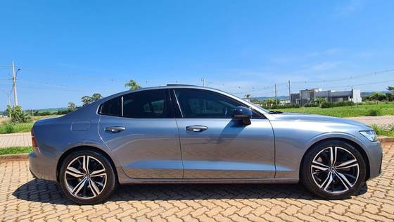 VOLVO S60 2.0 T8 R-DESIGN HÍBRIDO 4P AUTOMÁTICO