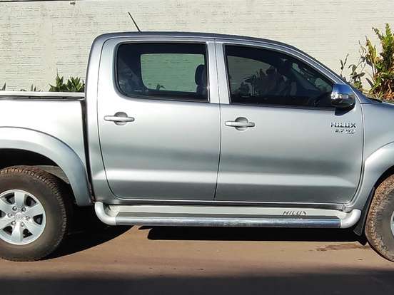 TOYOTA-HILUX-2.7 SRV 4X4 CD 16V FLEX 4P AUTOMÁTICO TOYOTA-HILUX-2015