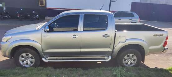 TOYOTA-HILUX-2015