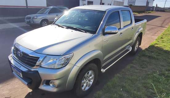 TOYOTA-HILUX-2015