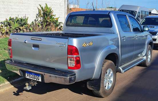 TOYOTA-HILUX-2015