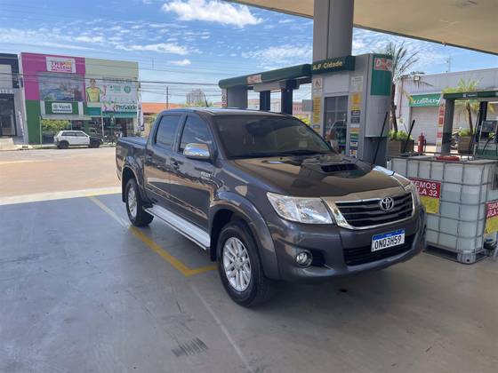 TOYOTA HILUX 3.0 SRV TOP 4X4 CD 16V TURBO INTERCOOLER DIESEL 4P AUTOMÁTICO