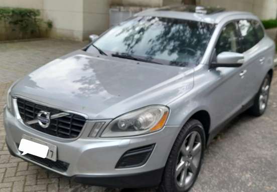 VOLVO-XC60-2012