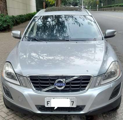VOLVO-XC60-2012