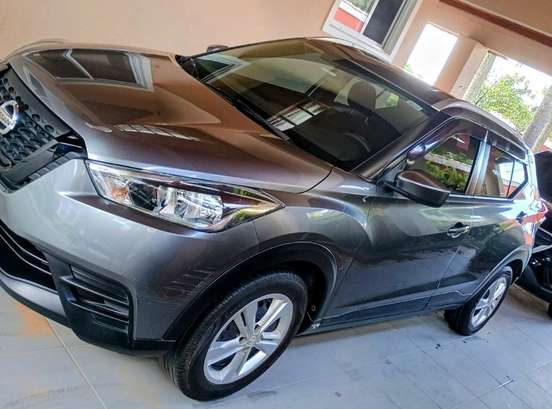 NISSAN-KICKS-2020
