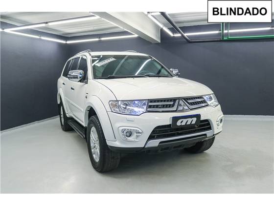 MITSUBISHI PAJERO 3.5 HPE 4X4 7 LUGARES V6 24V FLEX 4P AUTOMÁTICO