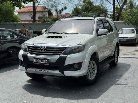 TOYOTA HILUX SW4 3.0 SRV 4X4 7 LUGARES 16V TURBO INTERCOOLER DIESEL 4P AUTOMÁTICO