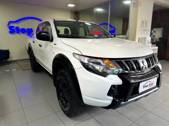 MITSUBISHI L200 TRITON 2.4 16V TURBO DIESEL OUTDOOR GLX CD 4X4 MANUAL