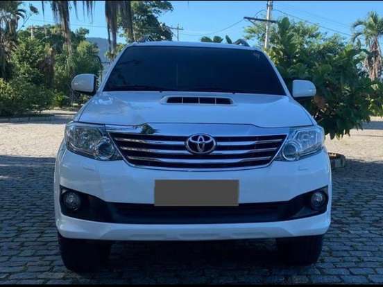 TOYOTA-HILUX SW4-3.0 SRV 4X4 16V TURBO INTERCOOLER DIESEL 4P AUTOMÁTICO TOYOTA-HILUX SW4-2015