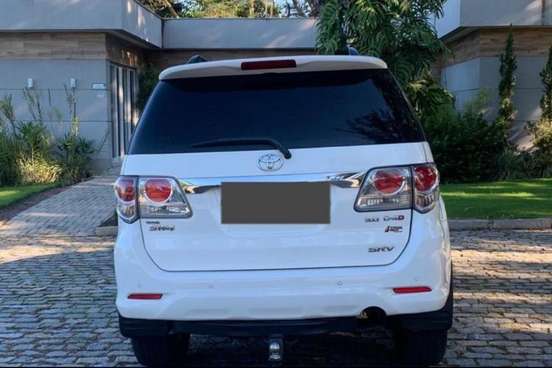 TOYOTA-HILUX SW4-2015