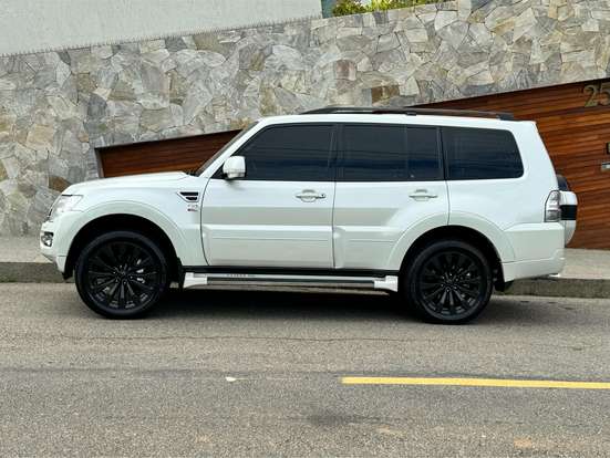 MITSUBISHI-PAJERO FULL-2015