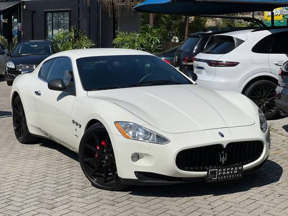 MASERATI GRANTURISMO 4.2 V8 32V GASOLINA 2P AUTOMÁTICO