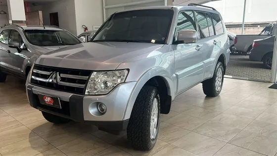 MITSUBISHI PAJERO FULL 3.8 HPE 4X4 V6 24V GASOLINA 4P AUTOMÁTICO