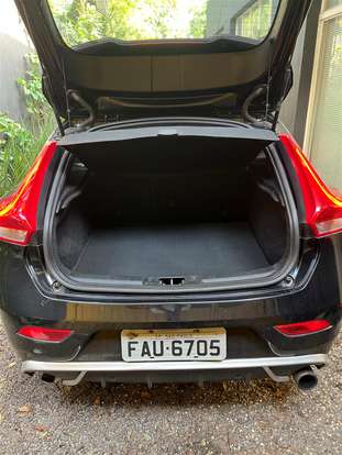 VOLVO-V40-2.0 T5 R DESIGN TURBO GASOLINA 4P AUTOMÁTICO VOLVO-V40-2014