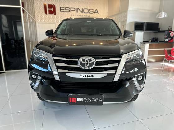 TOYOTA HILUX SW4 2.8 SRX 4X4 16V TURBO INTERCOOLER DIESEL 4P AUTOMÁTICO