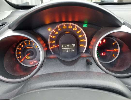HONDA-FIT-2011