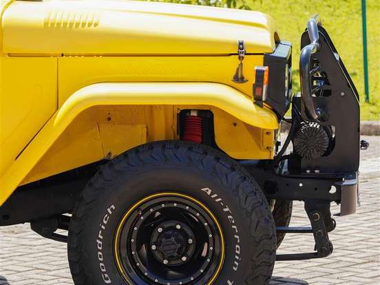 TOYOTA-BANDEIRANTE-3.7 BJ50LV 4X4 TETO RIGIDO DIESEL 2P MANUAL TOYOTA-BANDEIRANTE-1990