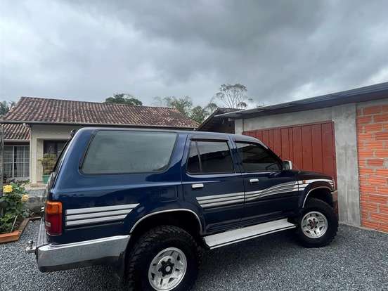 TOYOTA-HILUX SW4-2.8 4X4 8V DIESEL 4P MANUAL TOYOTA-HILUX SW4-1993