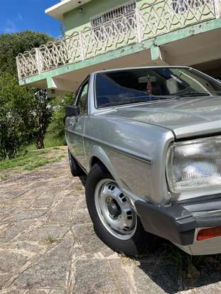 VOLKSWAGEN-GOL-1983
