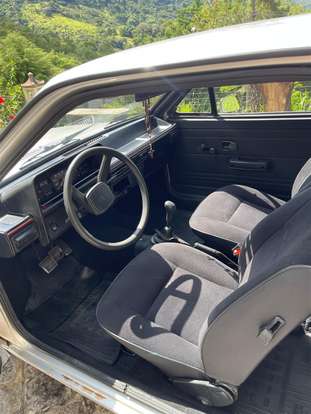 VOLKSWAGEN-GOL-1983