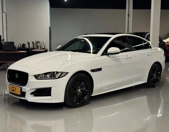 JAGUAR XE 2.0 16V INGENIUM P250 GASOLINA R-SPORT 4P AUTOMÁTICO