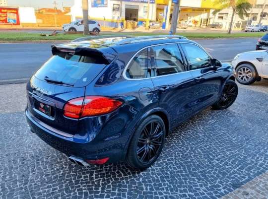 PORSCHE-CAYENNE-2013