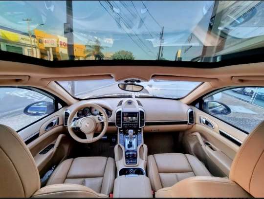 PORSCHE-CAYENNE-2013