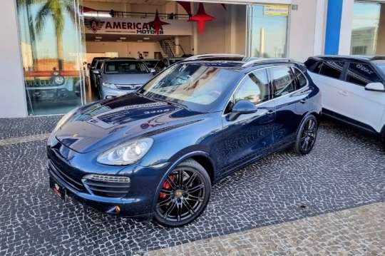 PORSCHE-CAYENNE-2013