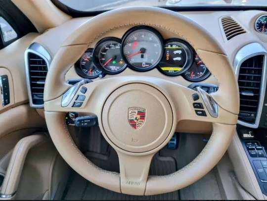 PORSCHE-CAYENNE-2013
