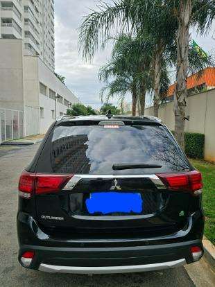 MITSUBISHI-OUTLANDER-2018