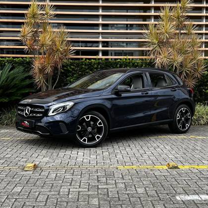 MERCEDES-BENZ GLA 200 1.6 CGI FLEX NIGHT 7G-DCT