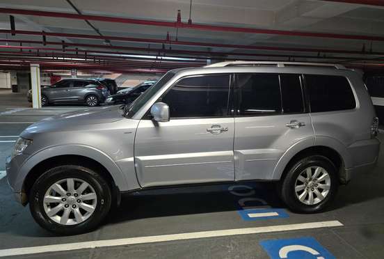 MITSUBISHI-PAJERO FULL-2010
