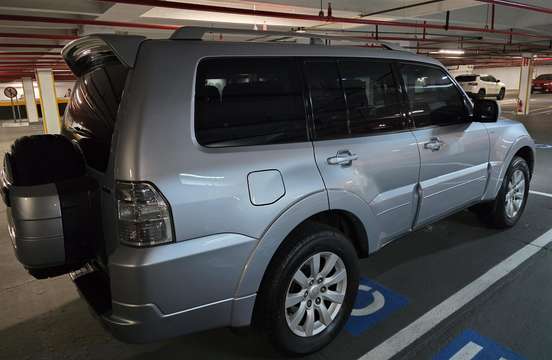 MITSUBISHI-PAJERO FULL-2010