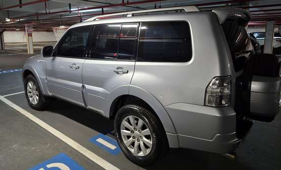 MITSUBISHI-PAJERO FULL-2010